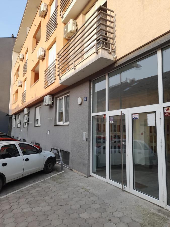 Nikola Ns Διαμέρισμα Νόβι Σαντ Εξωτερικό φωτογραφία